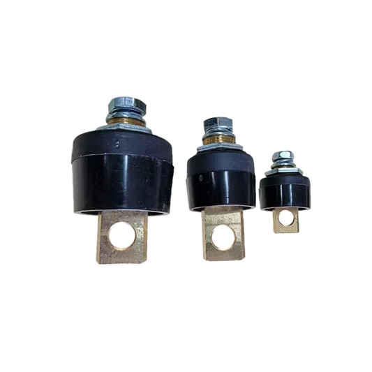 Lug type panel socket